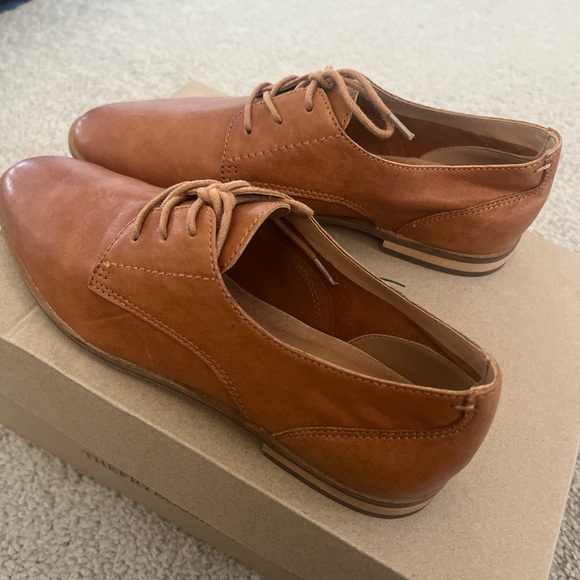FRYE AND CO. Brown Leather Lace-Up Flats - Picture 2 of 7